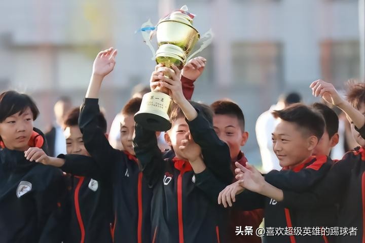 曾经的追风少年曲波,曲波重回青岛