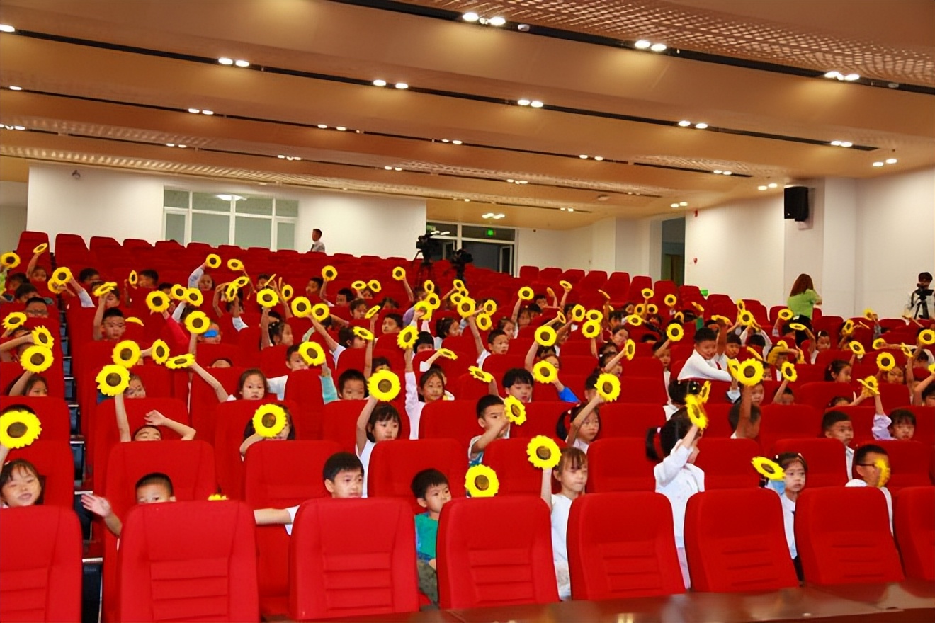 同心共筑中国梦争做新时代好少年,同心筑梦迎新岁砥砺前行谱华章