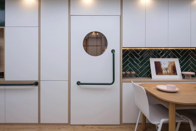 家里老人摔倒该怎么办,家里老人跌倒了买什么东西比较好