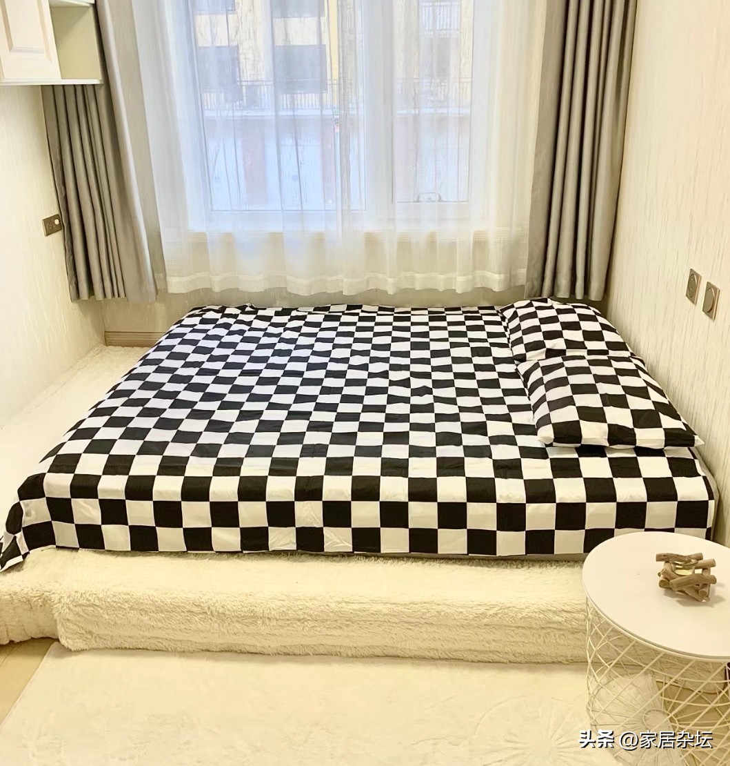 卧室小不能放床头柜怎么设计,卧室不做床如何设计好看