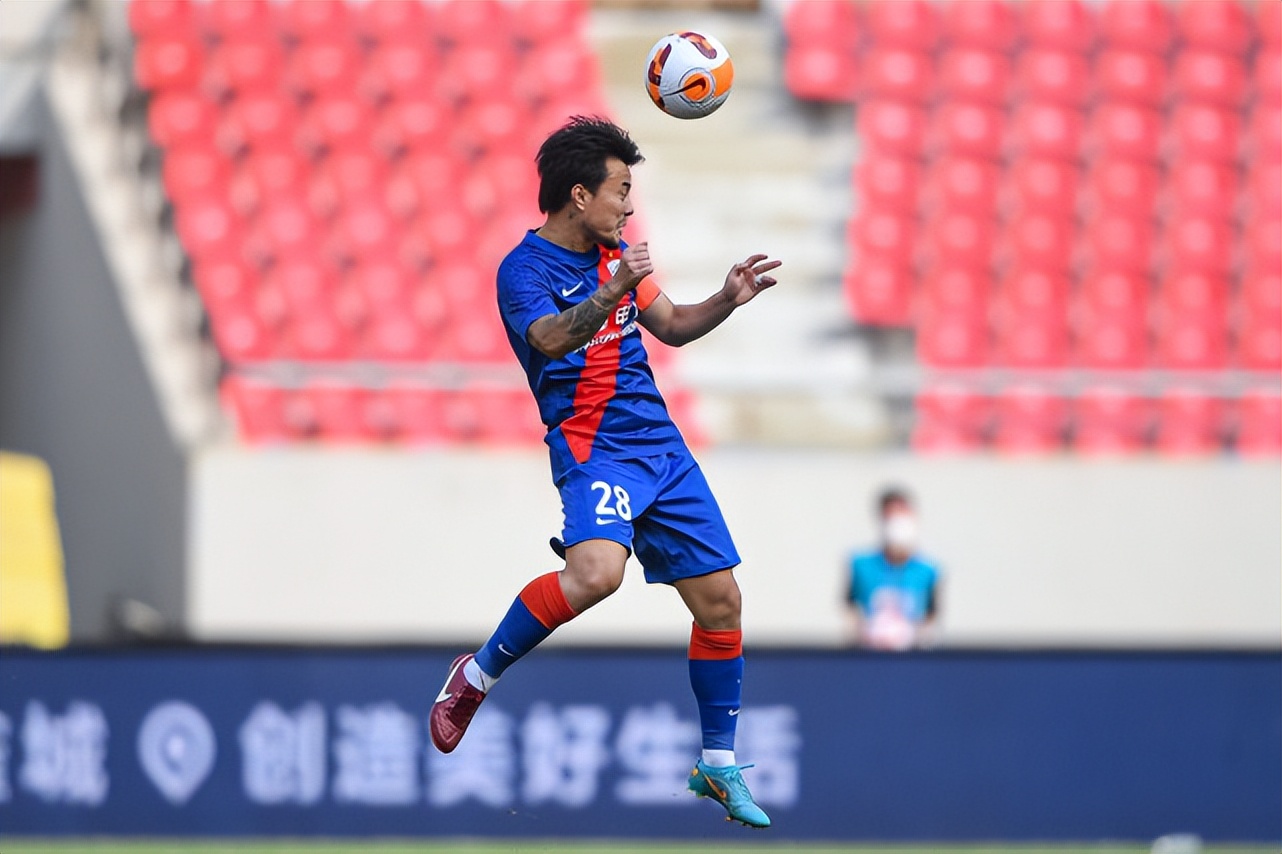 曹赟定头球,曹赟定彭欣力