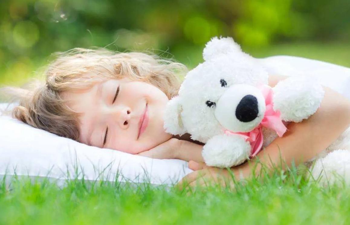 父母身高一般，从小坚持做对3件事，14岁儿子也能长成1米8大高个