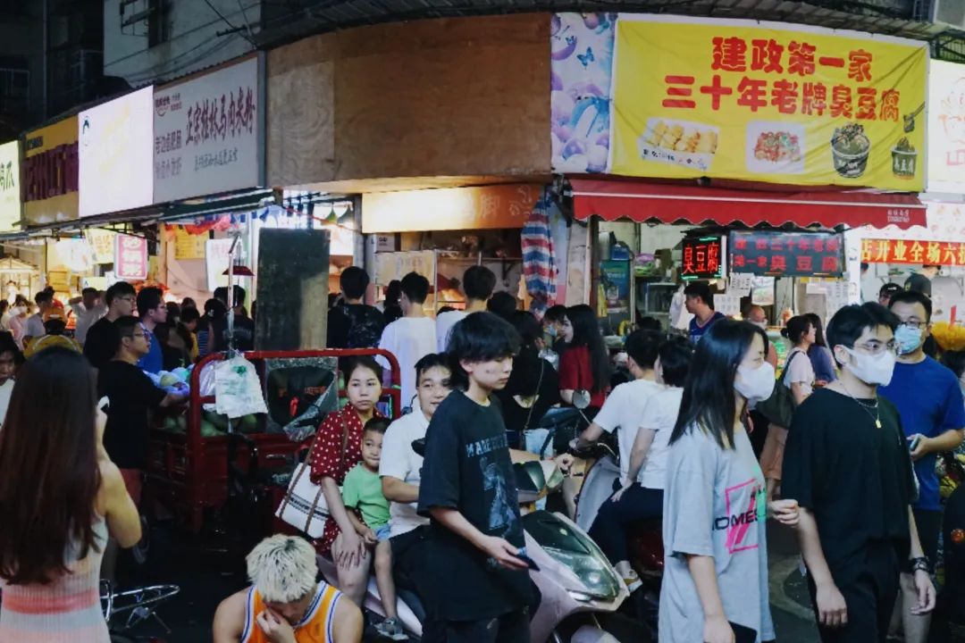 打飞的都要去坐的动车,怎么每站都这么好看