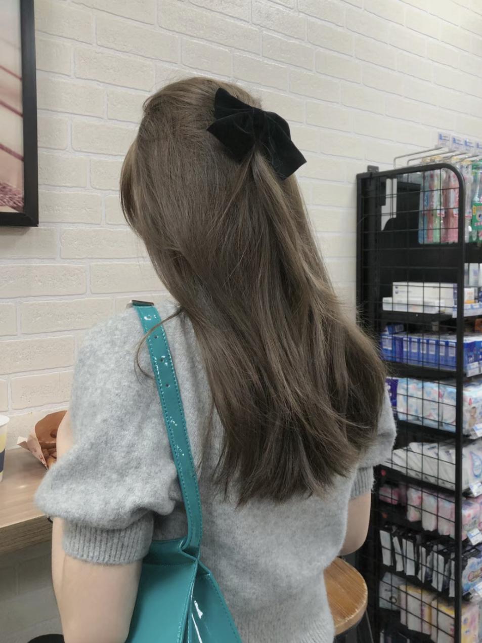 别再染挂耳染了，今年流行的“巴黎画染”太好看了