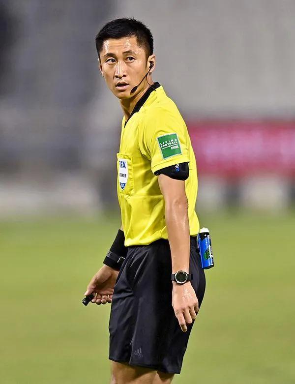 寒冬邂逅,世界杯中的温暖时刻