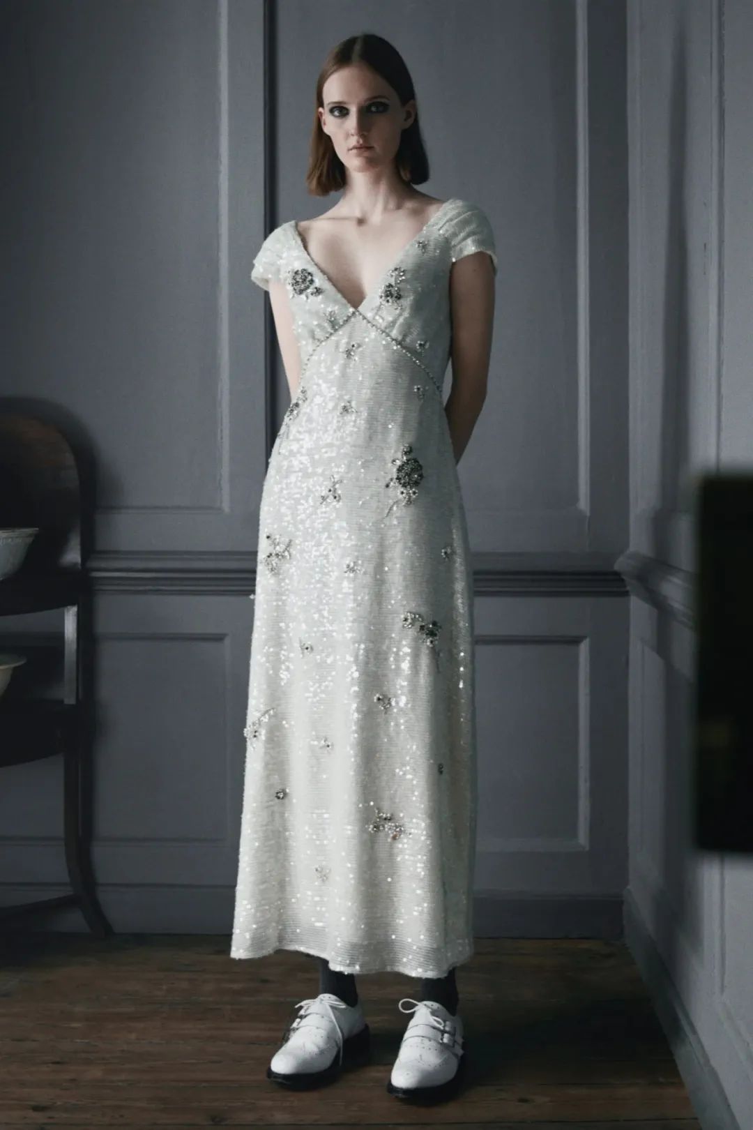 早秋高级感粉黑套装,高级感配色穿搭法则淡紫色外套