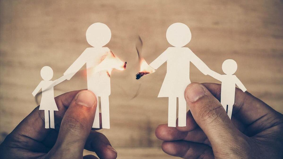 单亲家庭长大的孩子性格有问题,单亲家庭孩子两种人格