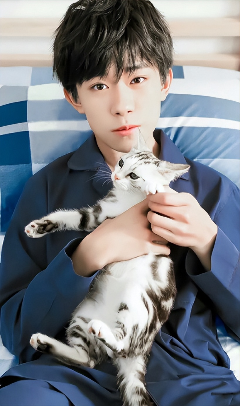 湖南籍7位影视男星：有人娶病妻，有人送外卖，真实人生大不同