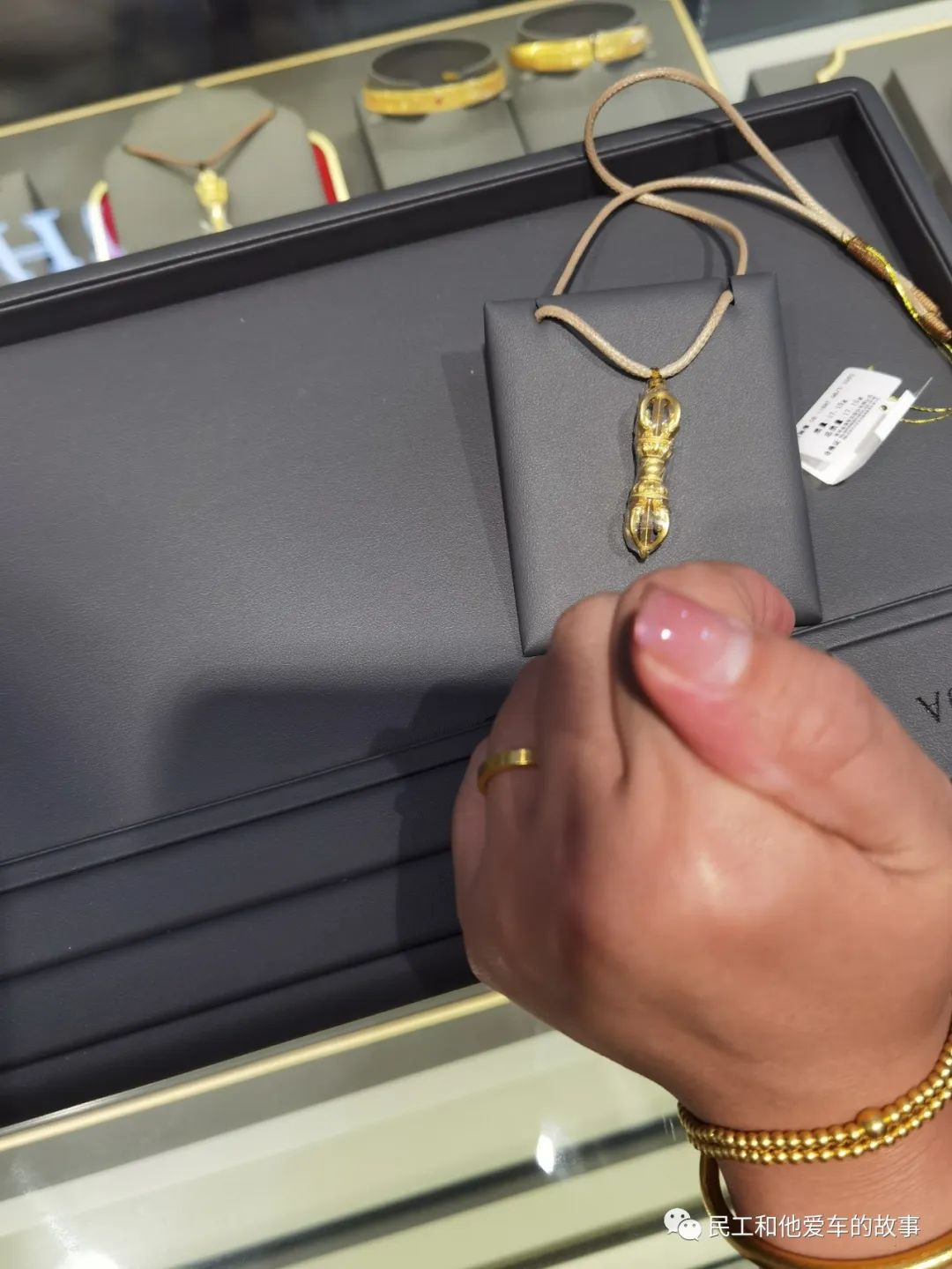 萃华黄金好还是老庙黄金好,萃华是真的黄金吗