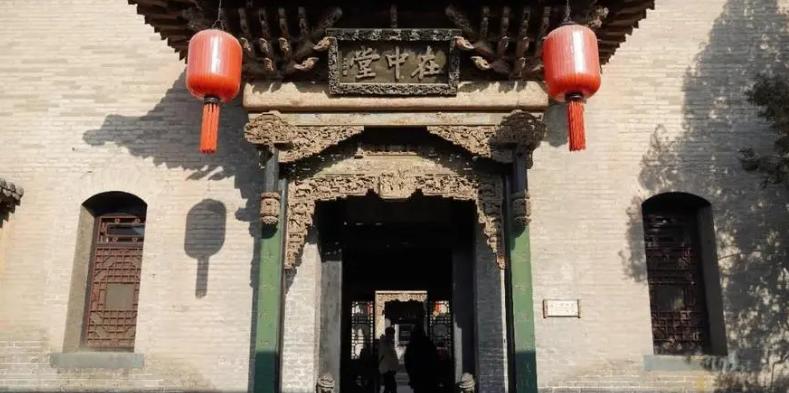 进门见3物子孙一直富,进门见三物儿孙一直富