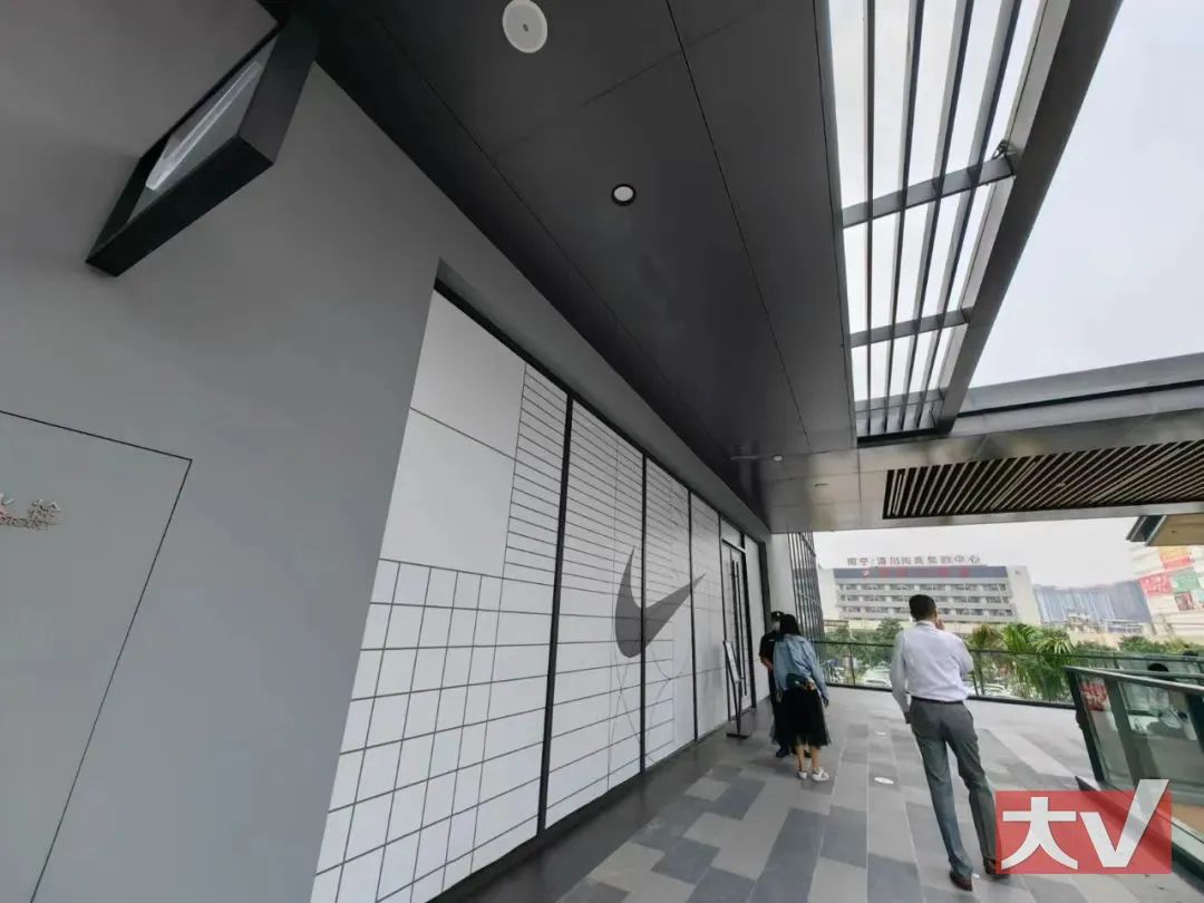 奥特莱斯南宁大牌,奥特莱斯可以玩吗