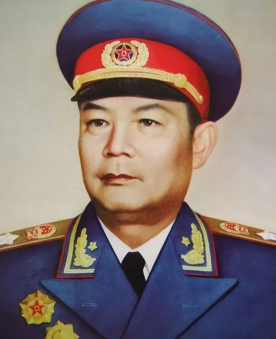 1934年国军少将救下近10万红军，建国后毛主席叮嘱：一定要找到他