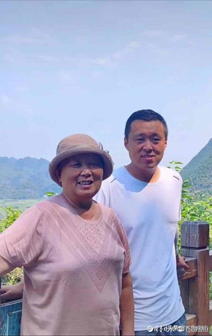 儿子带着母亲从山东徒步大理,一车一儿一妈徒步自驾游