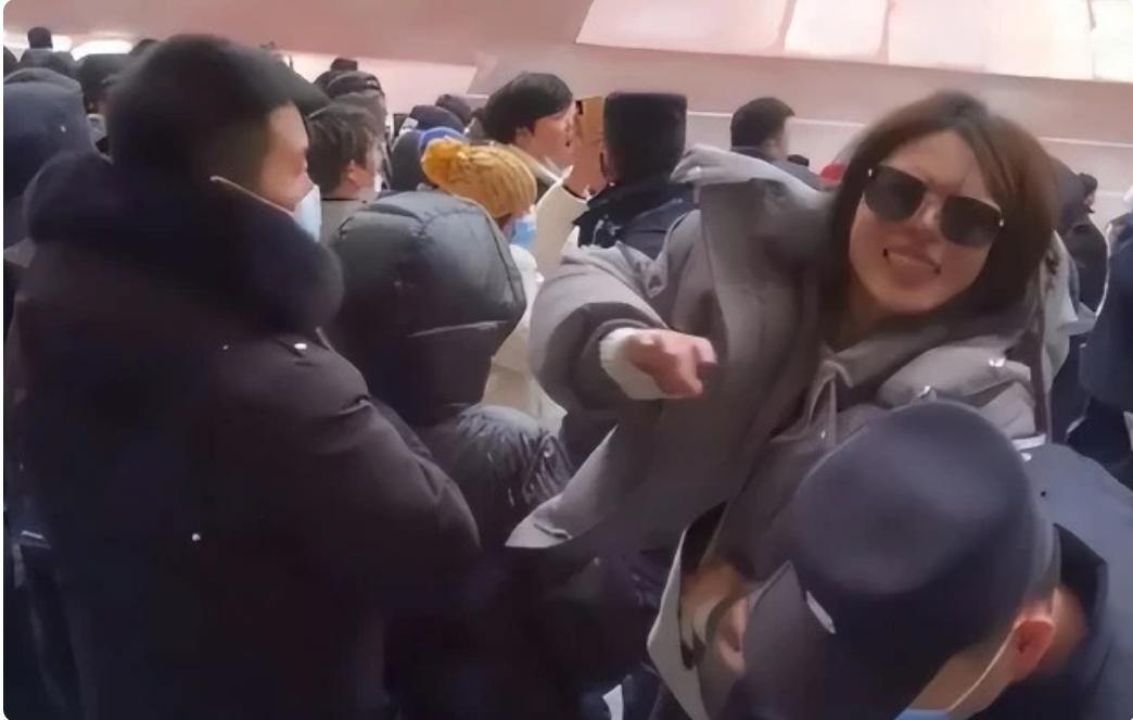 又一个帅哥国脚撩美女