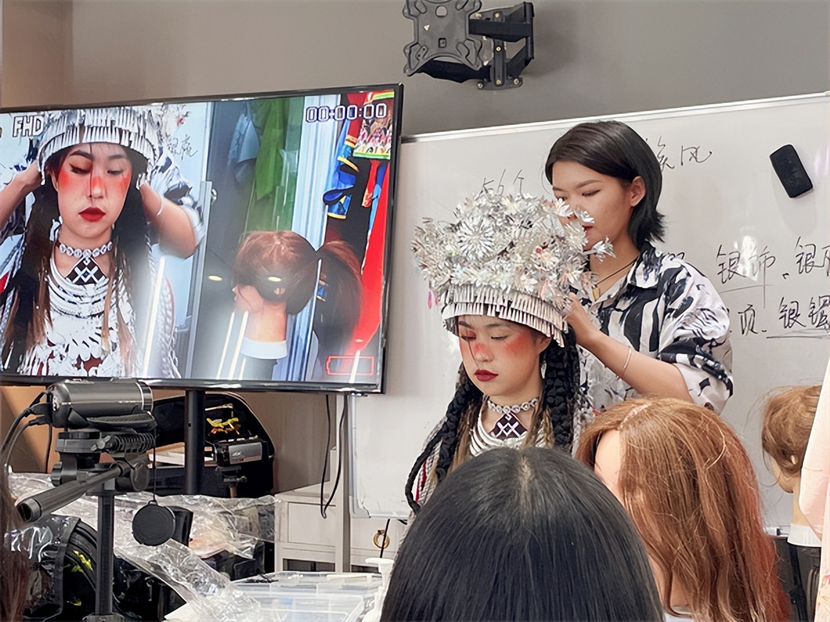 贵阳学化妆美甲培训机构,贵阳学化妆美甲培训中心价格