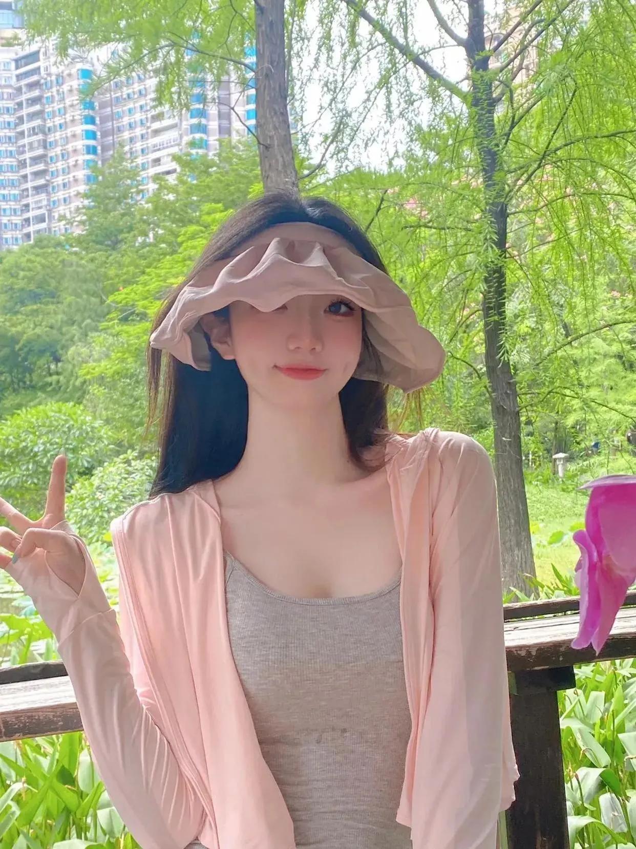 波浪檐防晒帽子怎么搭配,防晒帽大檐防紫外线气质百搭空顶