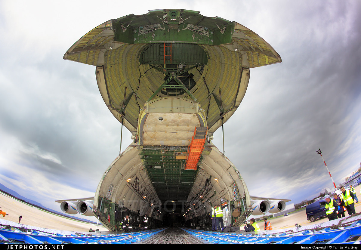 安225全世界最大运输机,世界最大运输机安225被摧毁