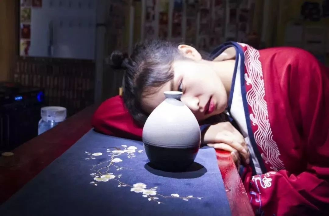 白酒过期了还能喝酒吗,白酒过期了还能不能喝劲酒