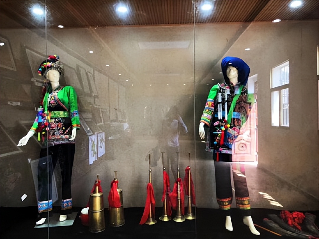 鏅笢褰濇棌鍒虹唬澶у叏,鏅笢瀹夊畾闈掍簯鍒虹唬