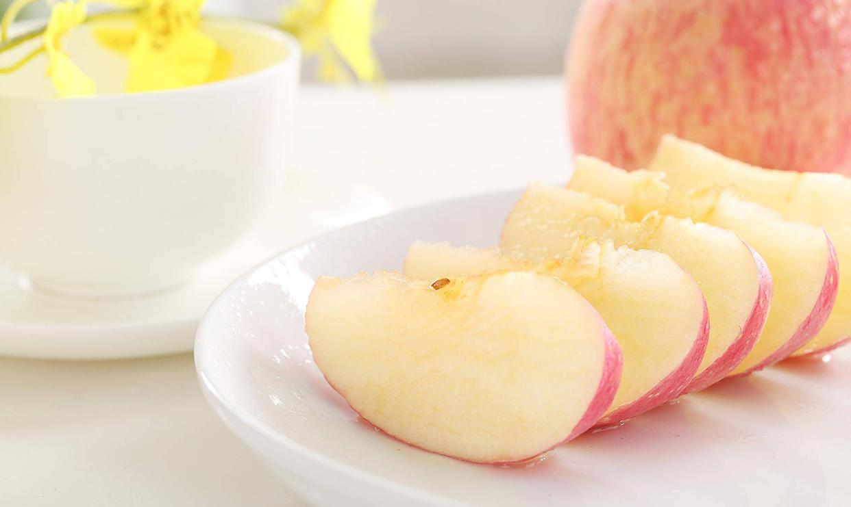 每天吃一个苹果坚持一个月的效果,每天吃一两个苹果身体有什么变化