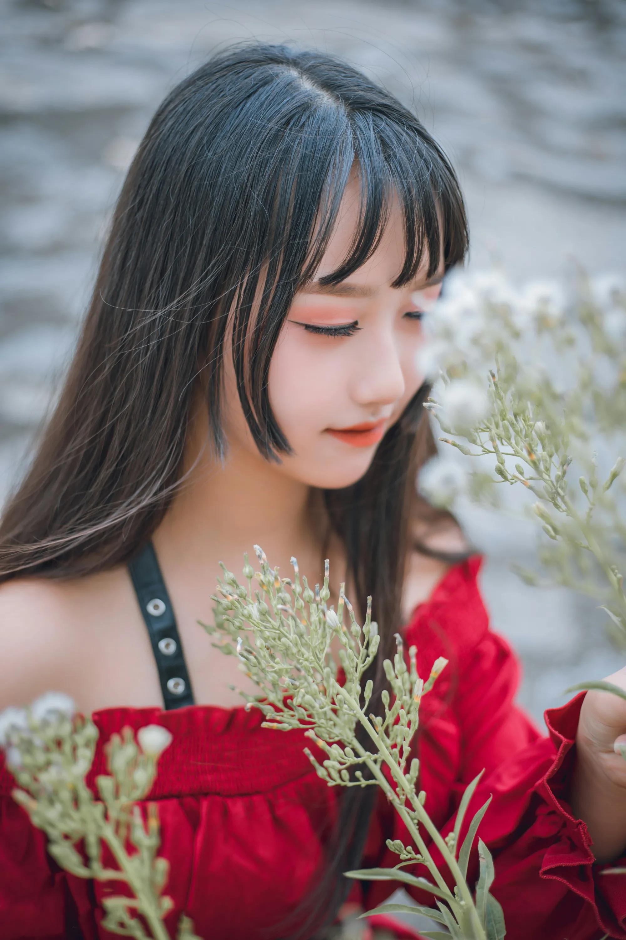 一边是学姐一边是学妹该选哪个呀,学姐还是学妹更适合做女朋友