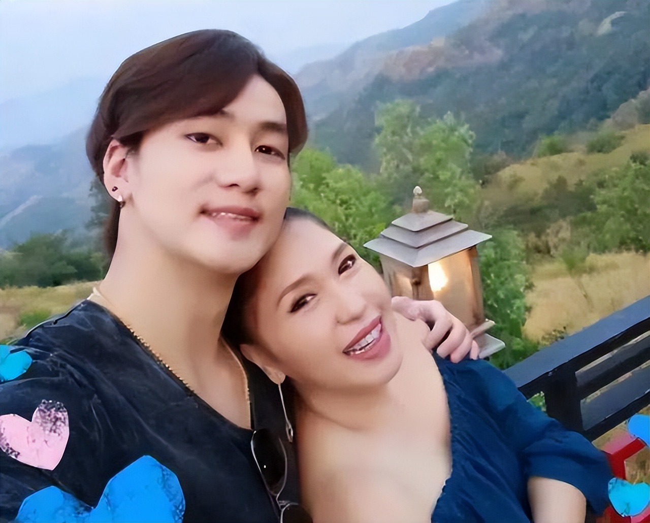 外卖小哥遭大妈求婚,外卖小哥表白大妈