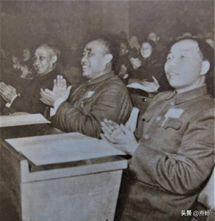 【晚清风情展】30张老照片展现花楼女子媚态，丰乳肥臀