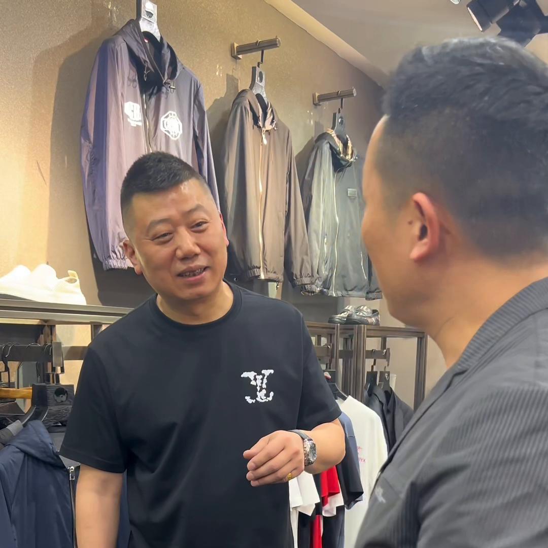 在中国买东西砍价,在国内买东西