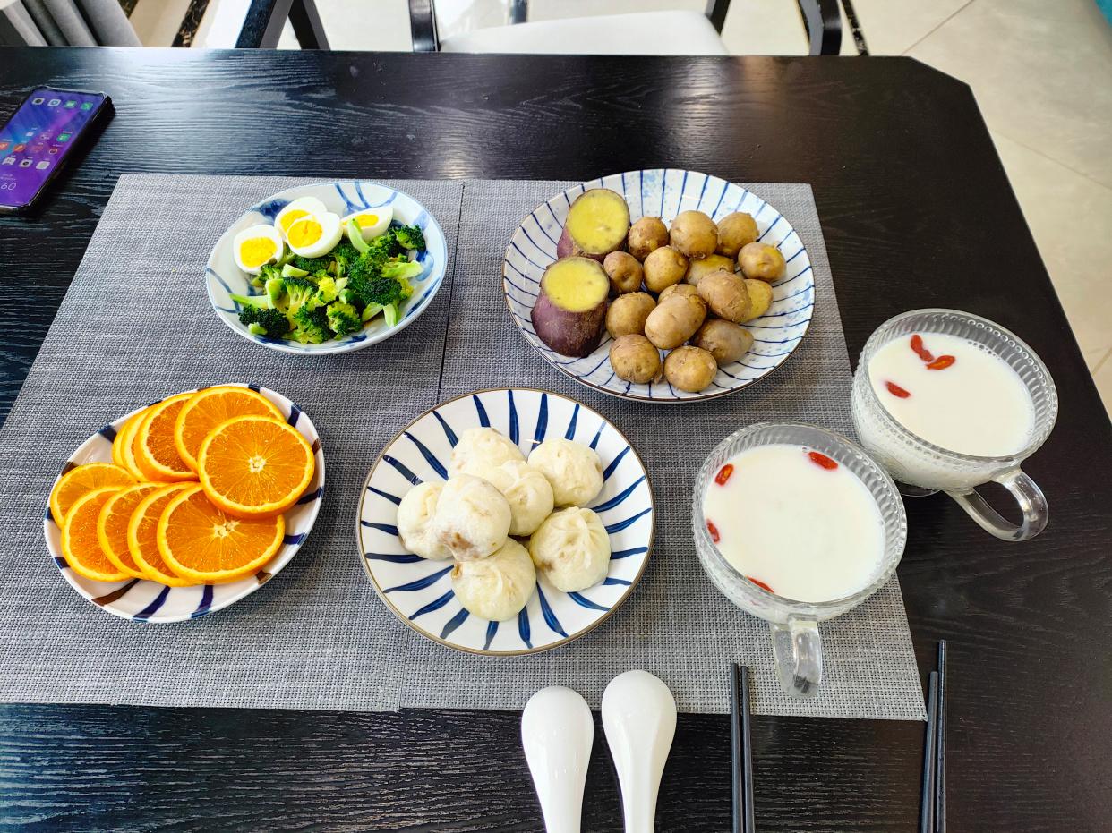 老两口免费早餐,东北老两口的早餐