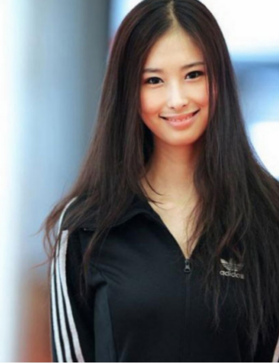 车模翟凌最美风采大集合,翟凌曾是第一车模