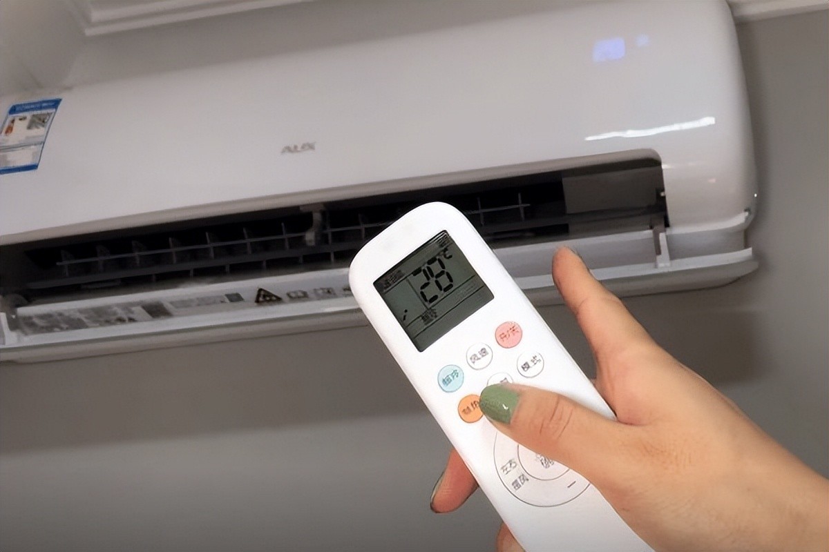 冬天空调开到28度不暖和怎么回事,夏季空调睡觉开26度还是28度舒服