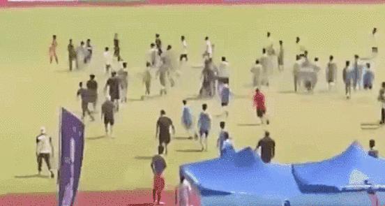浙江追打足球裁判,浙江省运会球员追打裁判全过程