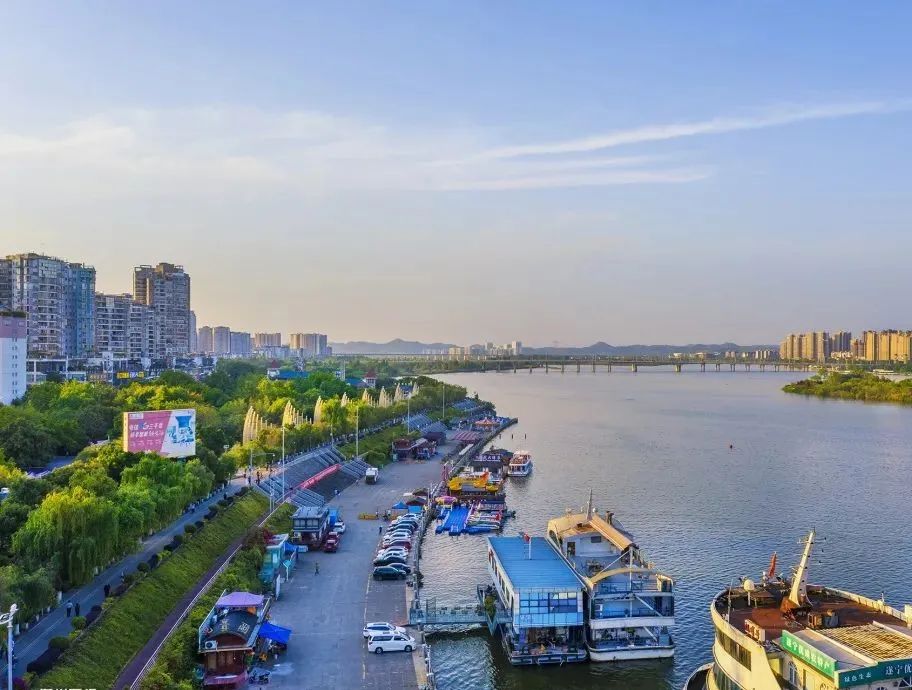 璧板幓鍥涘窛,璧板幓鍥涘窛鎴愰兘