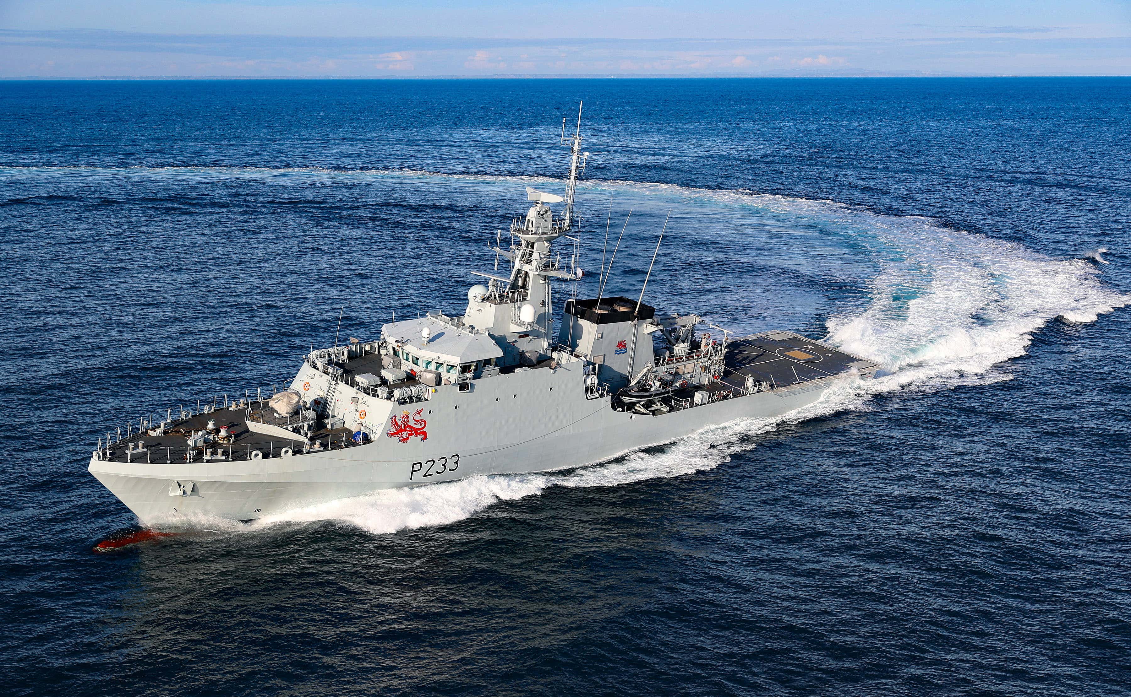 日本重装驱逐舰,现代战舰日本双主炮驱逐舰