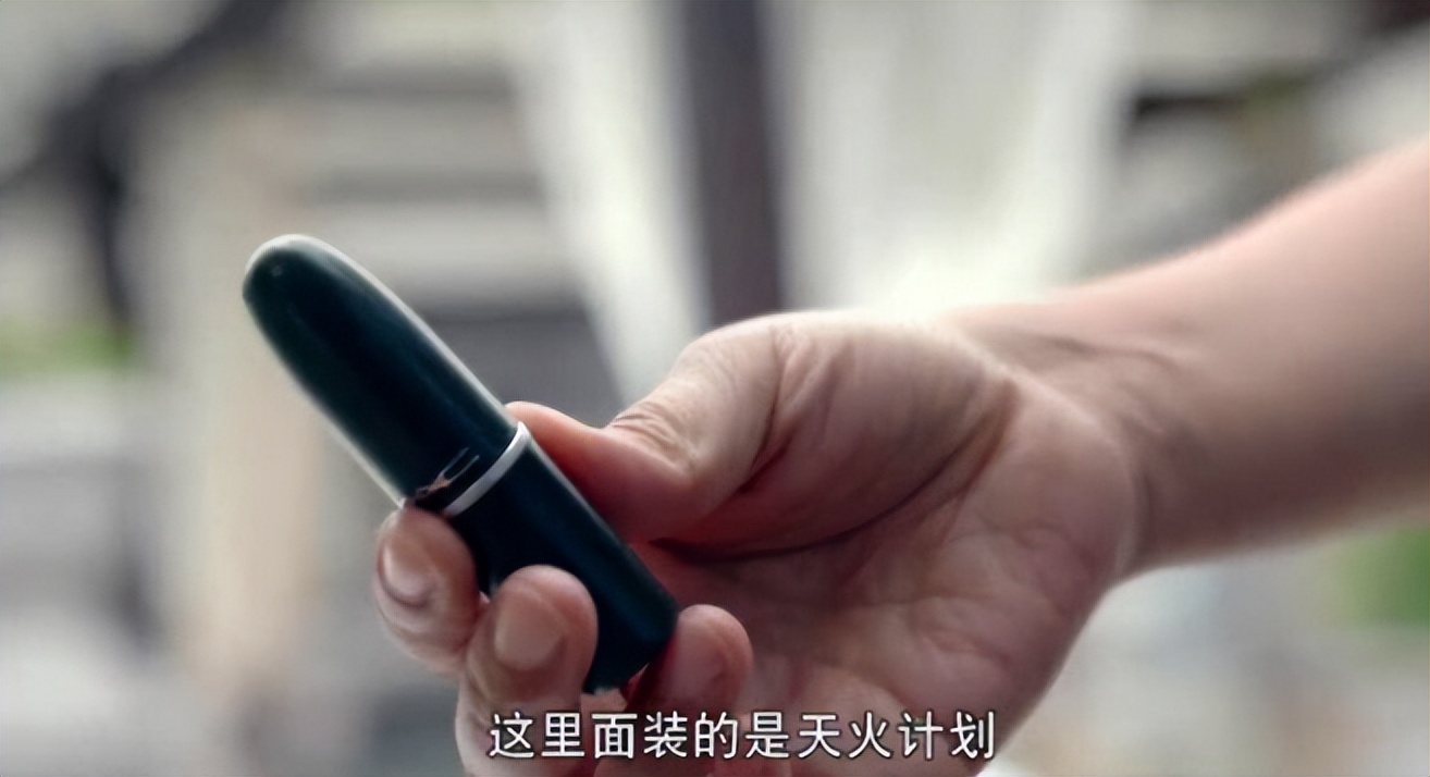 涂发胶抹口红，打仗住酒店，这些抗日剧，对得起以前的战士吗？