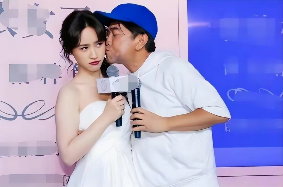 父女之间亲嘴的危害,父女亲脸拥抱违法吗