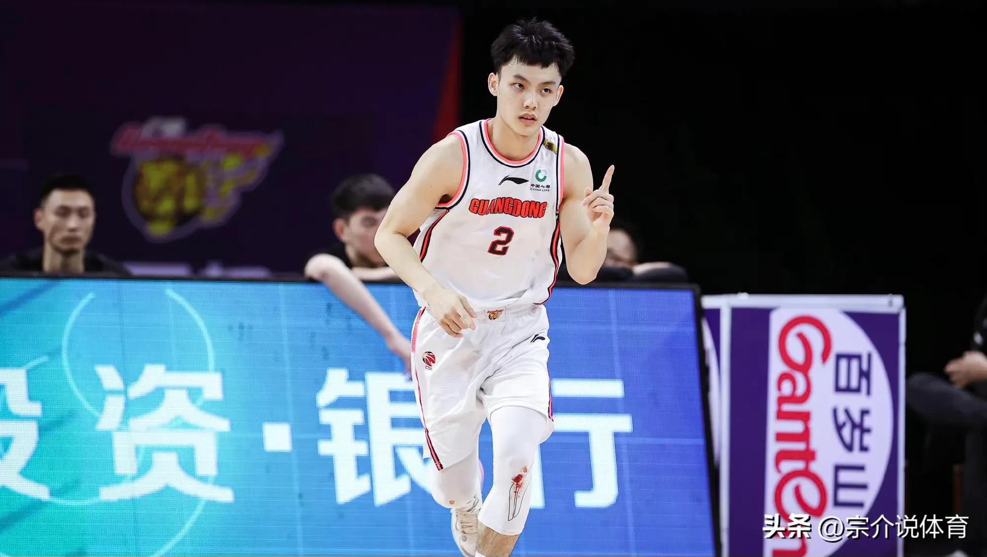 cba辽粤大战徐杰为什么吼郭艾伦,郭艾伦徐杰最新消息