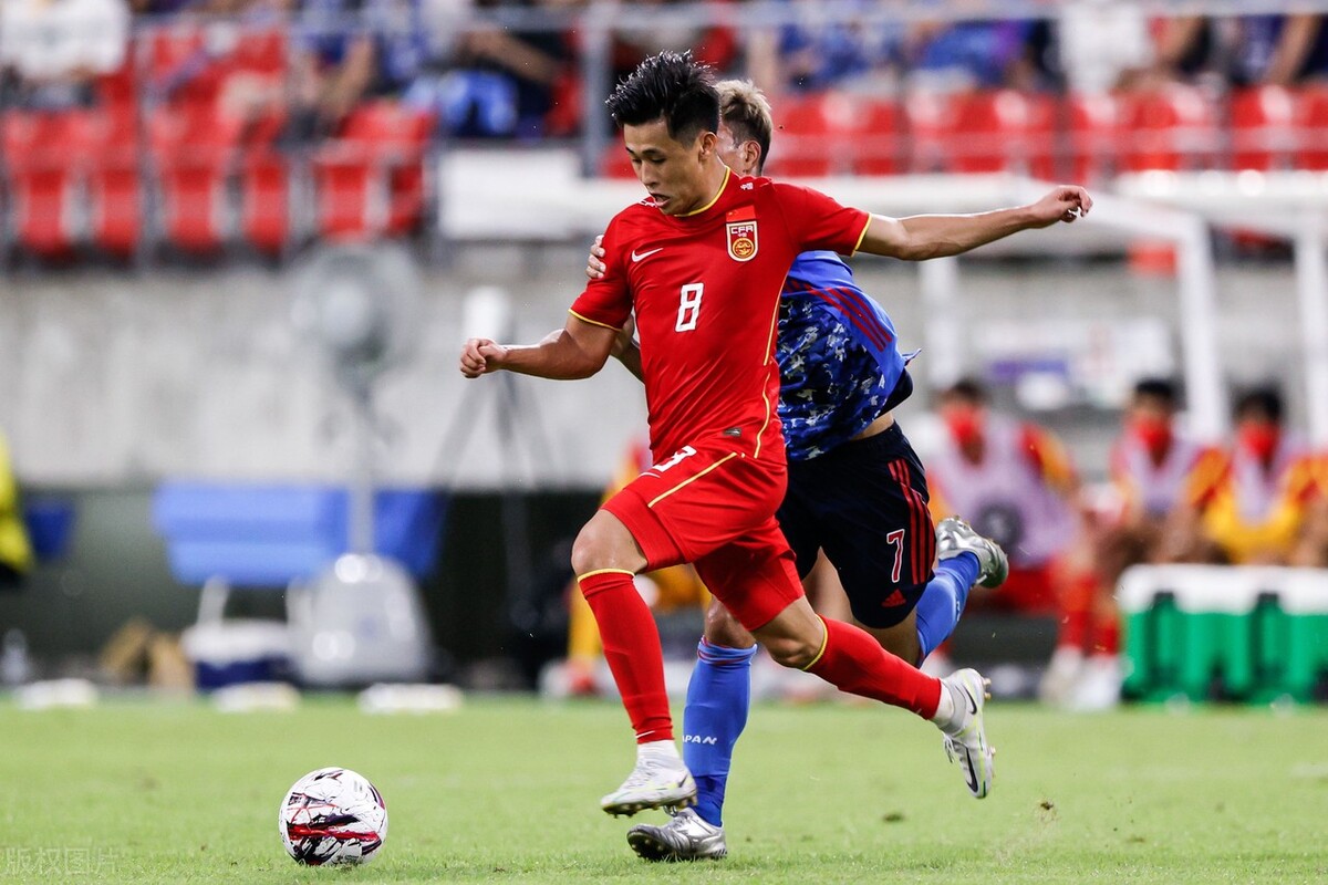 李霄鹏接替李铁担任国足主帅视频,最新消息李铁李霄鹏