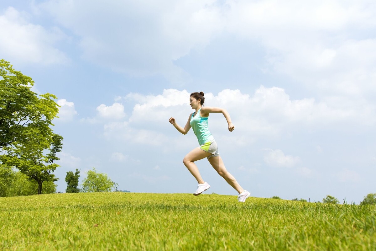 户外和跑步机跑步哪个消耗得多,跑步机跑步和户外跑哪个伤膝盖