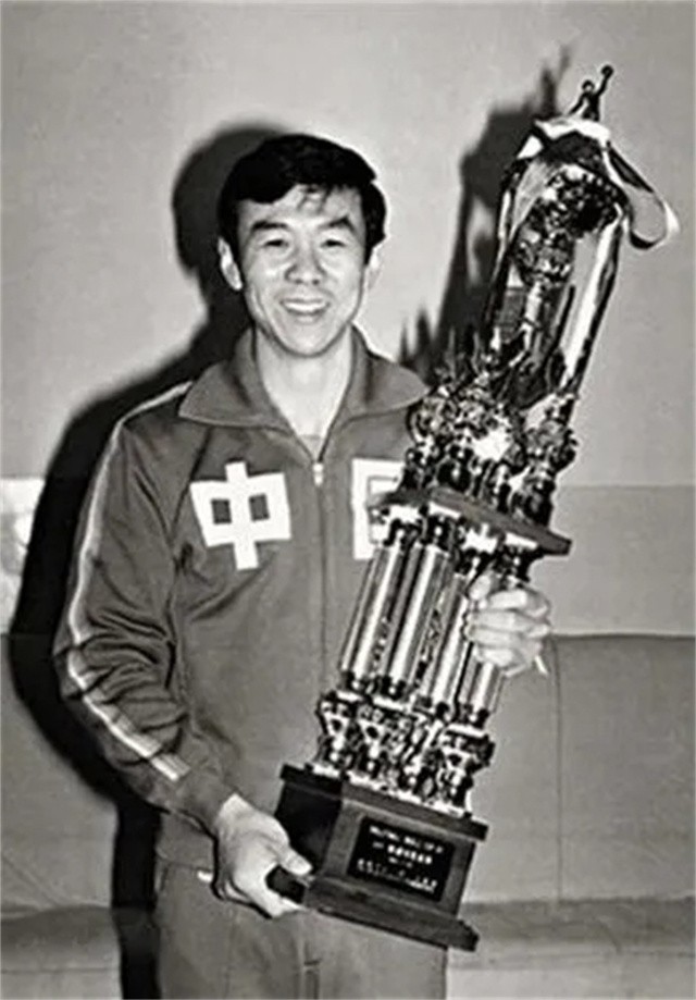 女排之父袁伟民近况,女排教练袁伟民现状如何呢