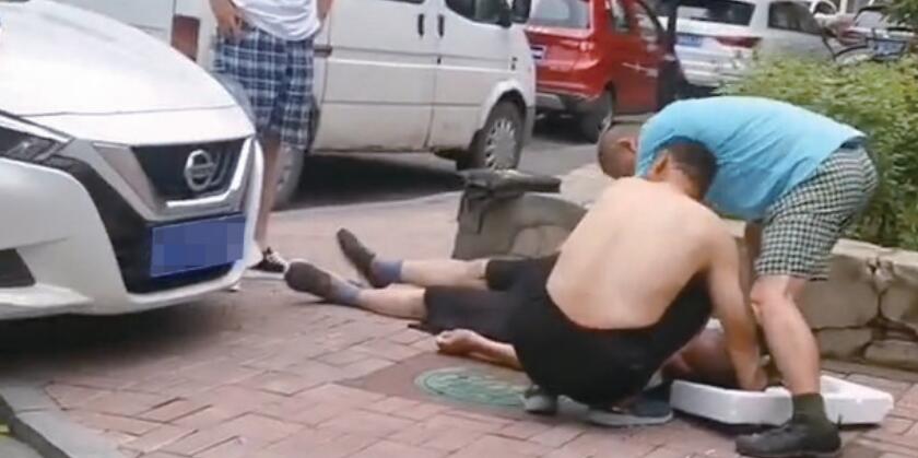 老人突然昏迷怎么急救,老人晕厥急救