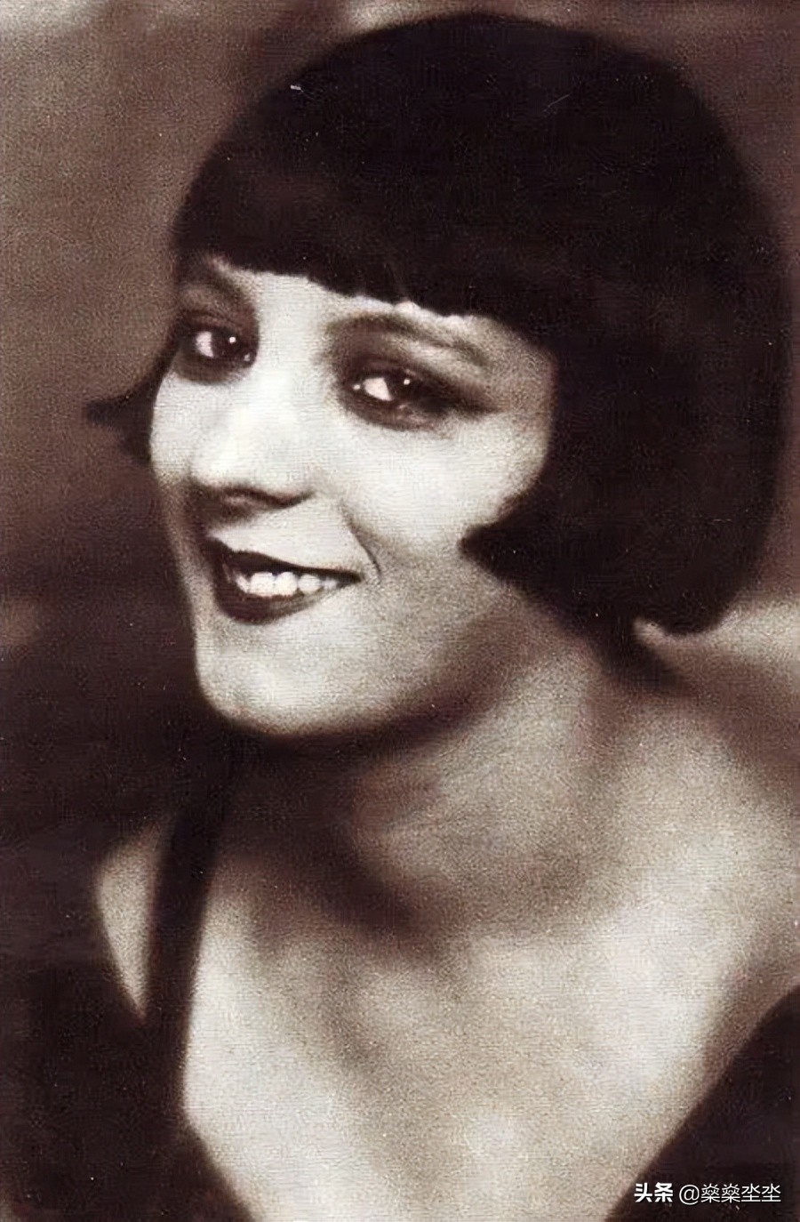 从贫苦家庭的私生女，到艺术家心中的缪斯，蒙帕纳斯的吉吉