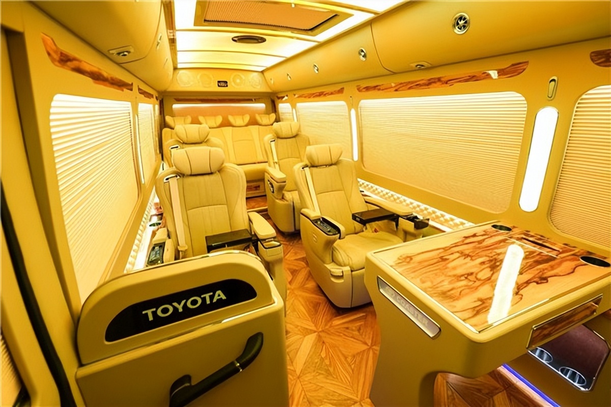 成都考斯特和丰田考斯特的区别,丰田考斯特为什么叫考斯特