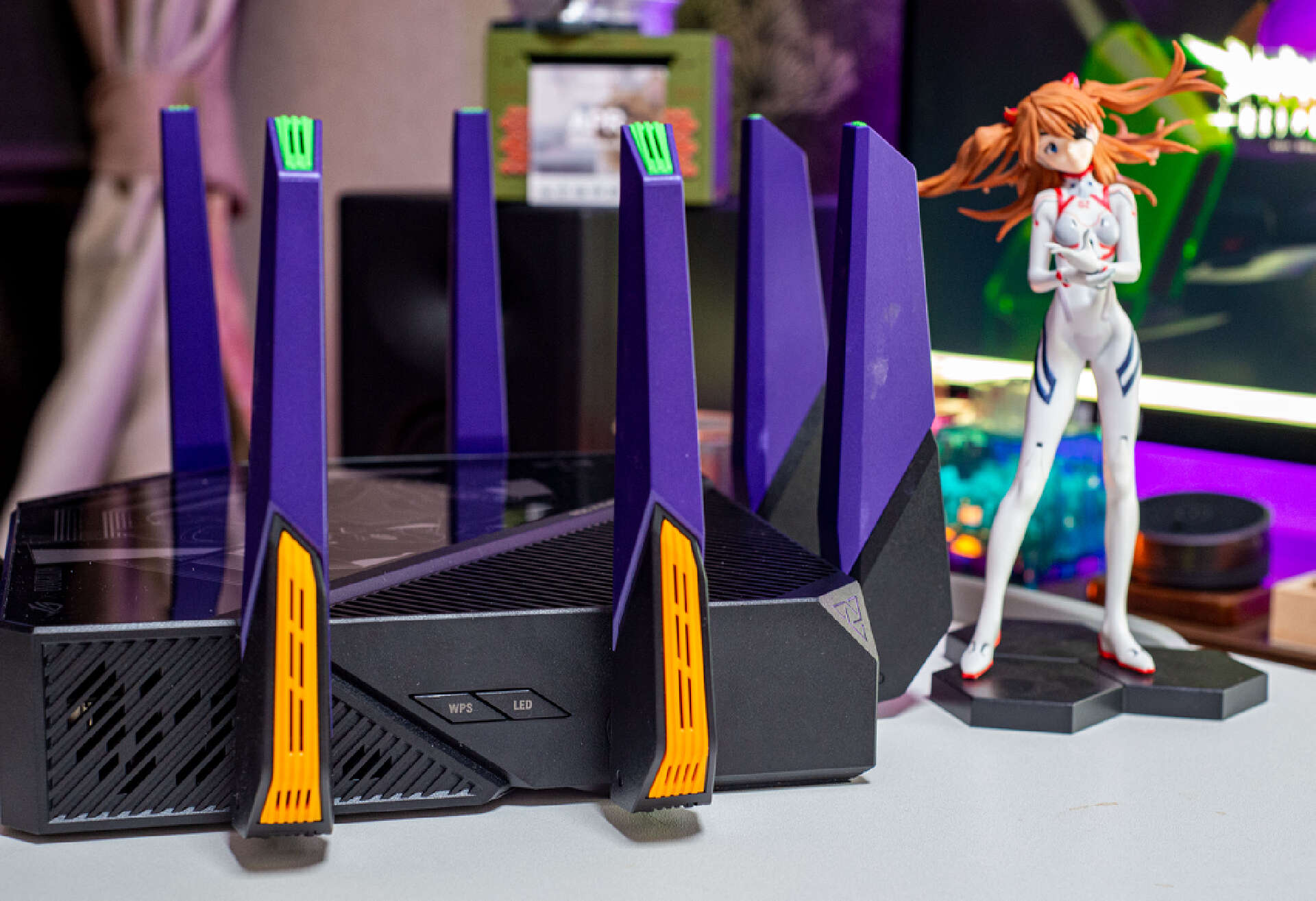 八爪鱼初号机，这应该算路由器天花板了｜ROGGT-AX11000ProEVA