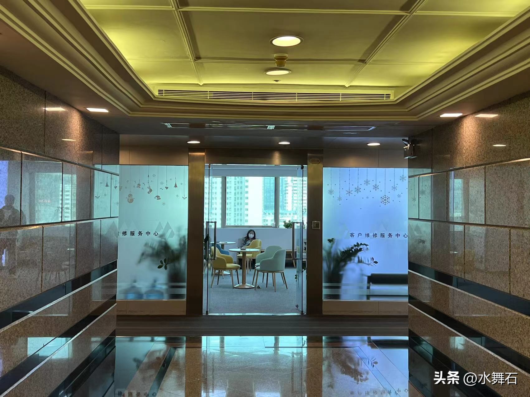 刚买没多久的苹果为什么开不了机,苹果手机突然开不了机了返厂维修