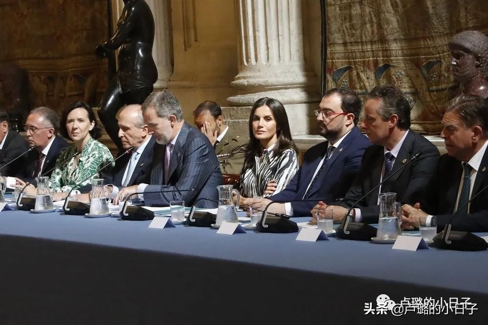 朱莉意大利,朱莉罕见亮相