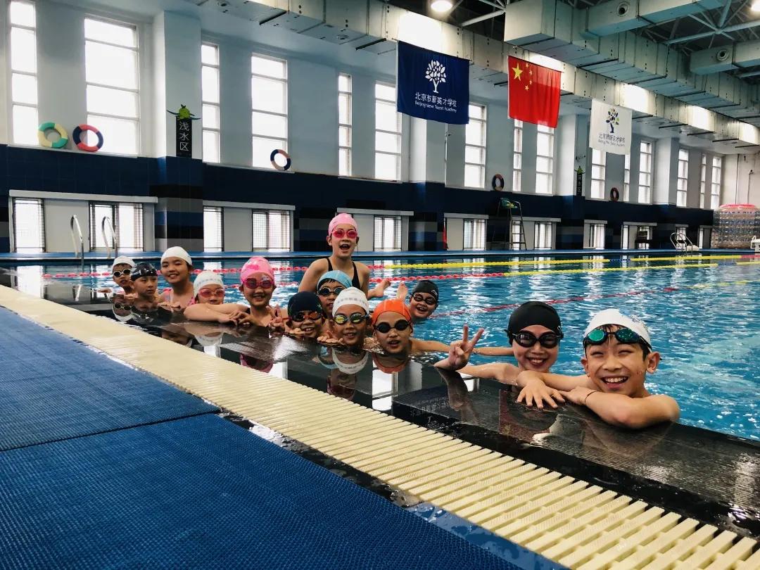 英才小学游泳课,新英才游泳