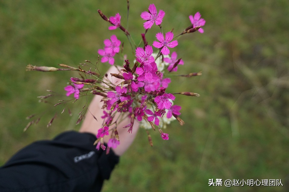 母亲患有脑梗，长期失眠备受折磨，我用音乐治疗奇迹助眠
