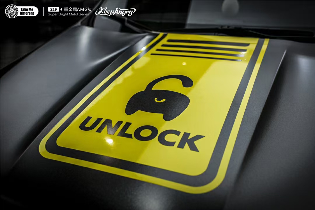 吉普大指挥官香槟银,吉普大指挥官改色膜龙血红