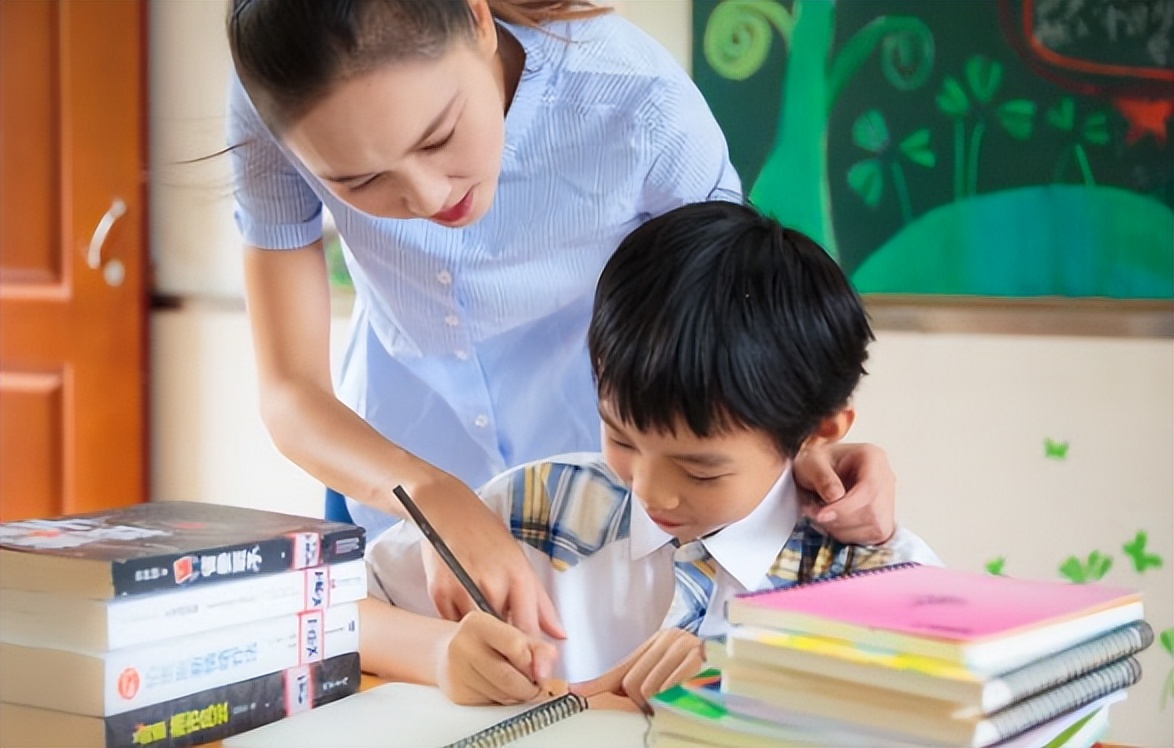 资深班主任坦言：比起“送礼”，老师更喜欢家长说这三句话！